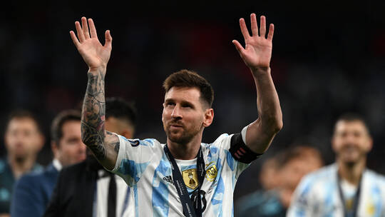ميسي يقود منتخب بلاده الأرجنتين للتتويج بكأس فيناليسيما 