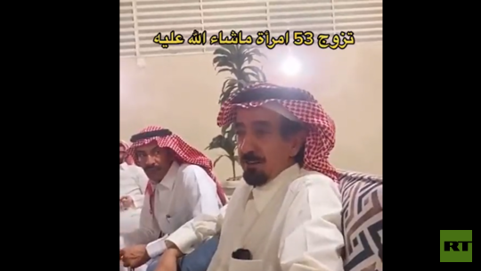 رجل سعودي يثير ضجة كبيرة بتفاخره بزواجه من 