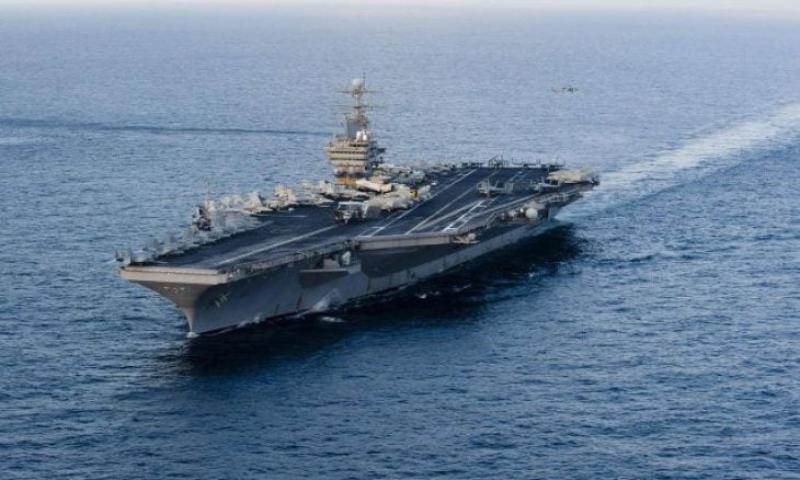 البحرية الأمريكية تضبط شحنة ذخائر وأسلحة قادمة من إيران إلى اليمن