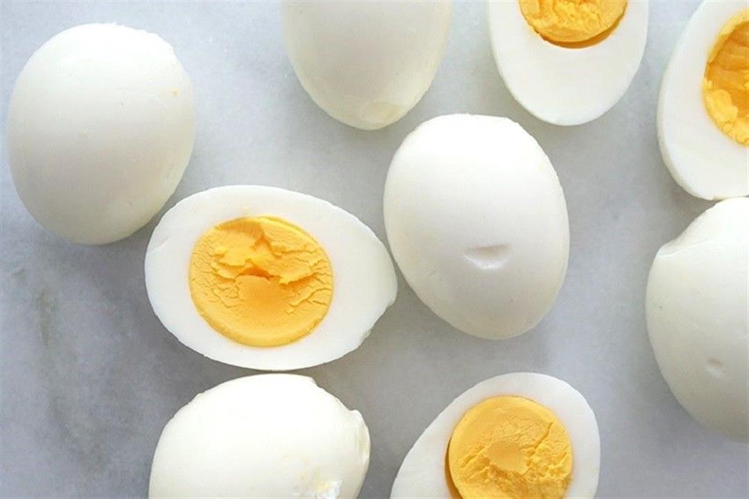 هذا الخطأ الفادح موجود في كل مطبخ يحوّل البيض إلى سم قاتل .. احذر منه !