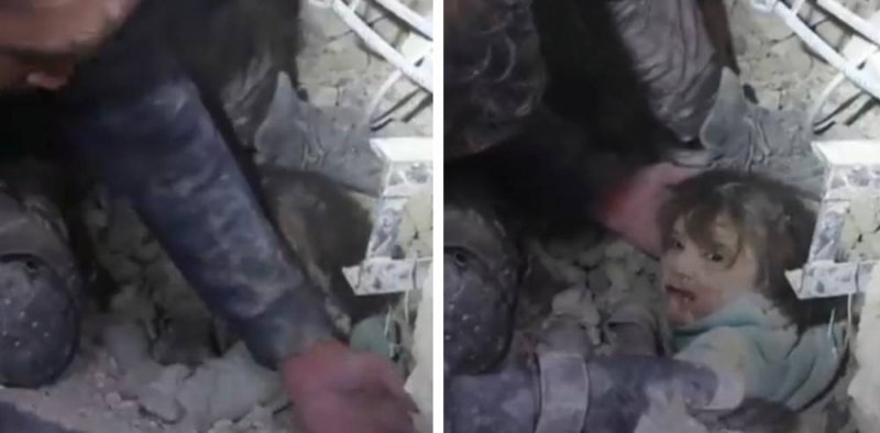مقطع فيديو يوثق لحظة اخراج طفلة على قيد الحياة من بين الأنقاض في ريف حلب 