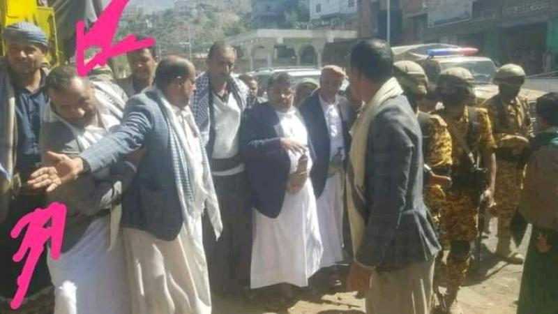 صور ..الحوثي يثير غضب أهالي ” إب ”بعد زيارته لعصابات الأراضي ودهس مواطن في المدينة