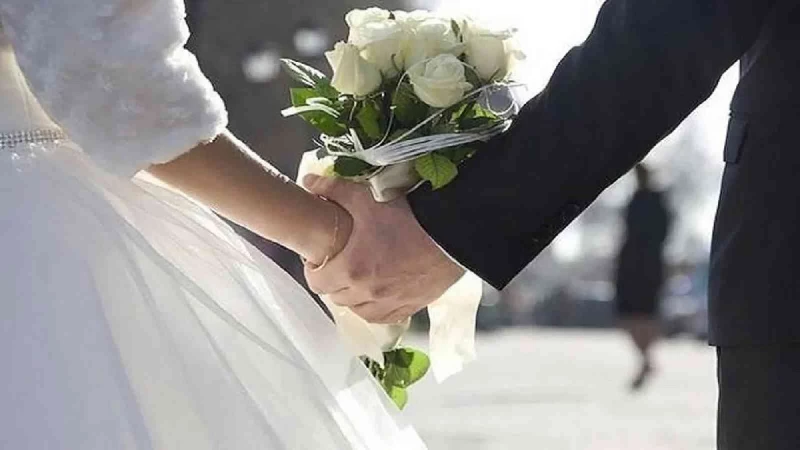 حسناء سعودية تفر هاربةو تطلب الطلاق منتصف ليلة الزفاف السبب صادم للجميع