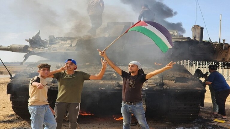 كتائب القسام الفلسطينية تقصف مطار بن غوريون في تل أبيب