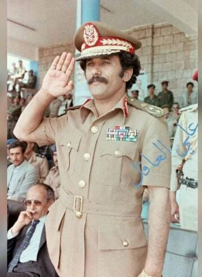 شاهد صورة نادرة للسياسي الحكيم 