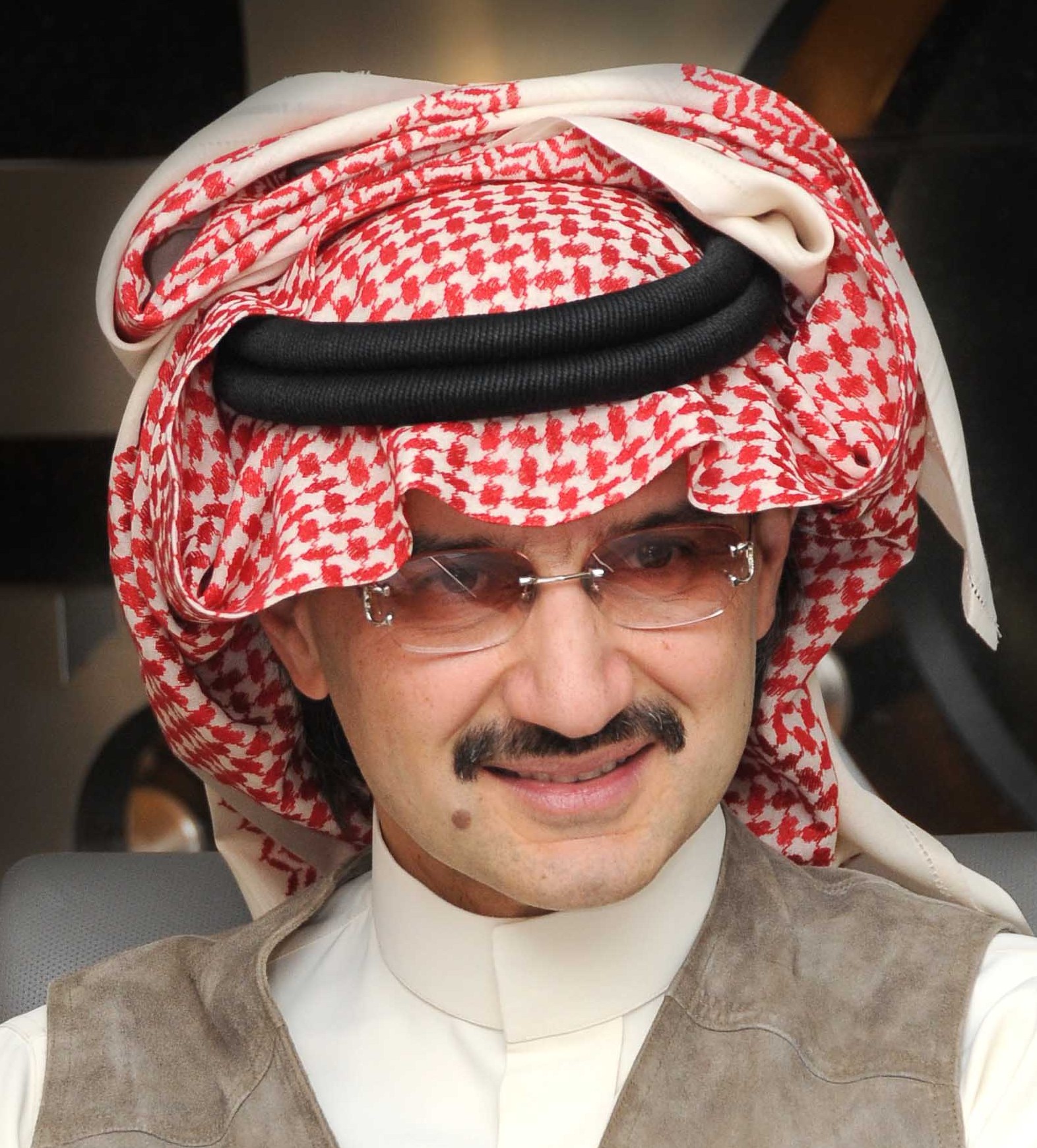 تفاصيل مبهرة ليخت الامير السعودي الوليد بن طلال بجمال لامثيل له