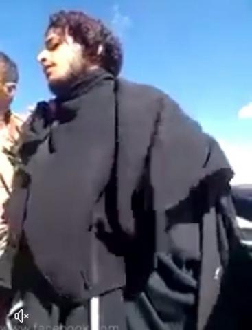 القبض على مسلح حوثي بملابس نسائية وهو ينفذ عملية اجرامية بمحافظ مأرب .. وهذا ما وجدوه بحوزته ؟ | شاهد الفيديو 