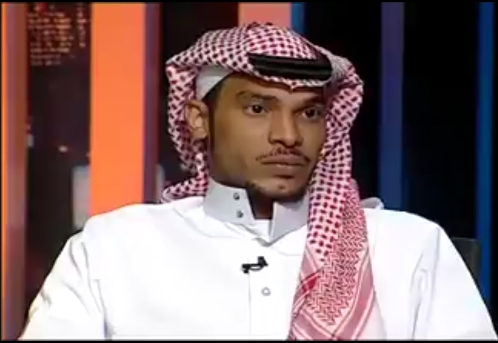 شاهد بالفيديو .. لاعب سعودي شهير يلتقي بوالدته العربية بعد اعتراف اسرته له انها ماتزال على قيد الحياة 