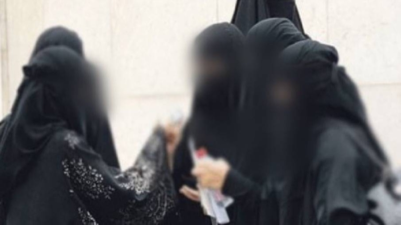 معلمة سعودية تصدم زميلاتها تعترف لهن بزواجها من زوج إحداهن 