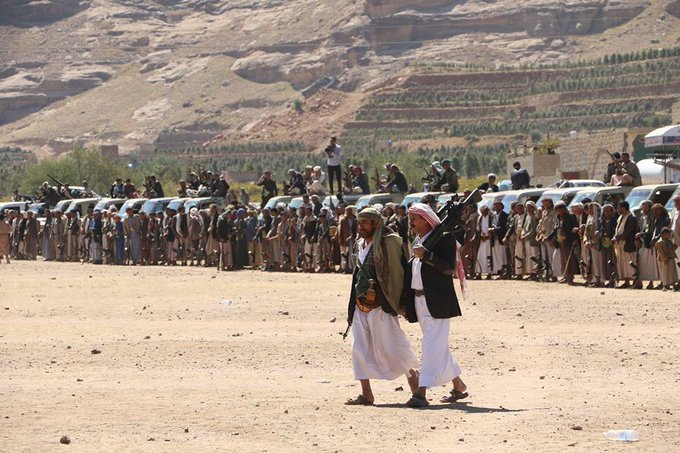 ثلاث قبائل تواصل اعتصاما مشتركا تندد بهذا الأمر الذي فرضته مليشيات الحوثي 