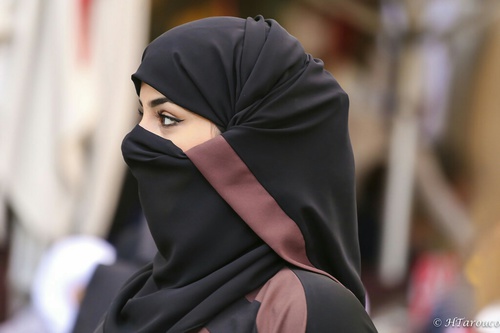 فتاه سعودية تكشف سر إقبال الرجال الزواج من بنات سن العشرين 