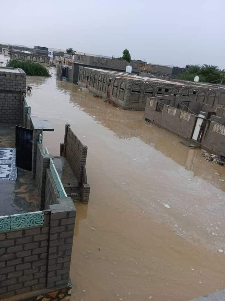 شاهد صور تبين حجم كارثة السيول بهذه المديريات في حضرموت بسبب اعصار تيج  