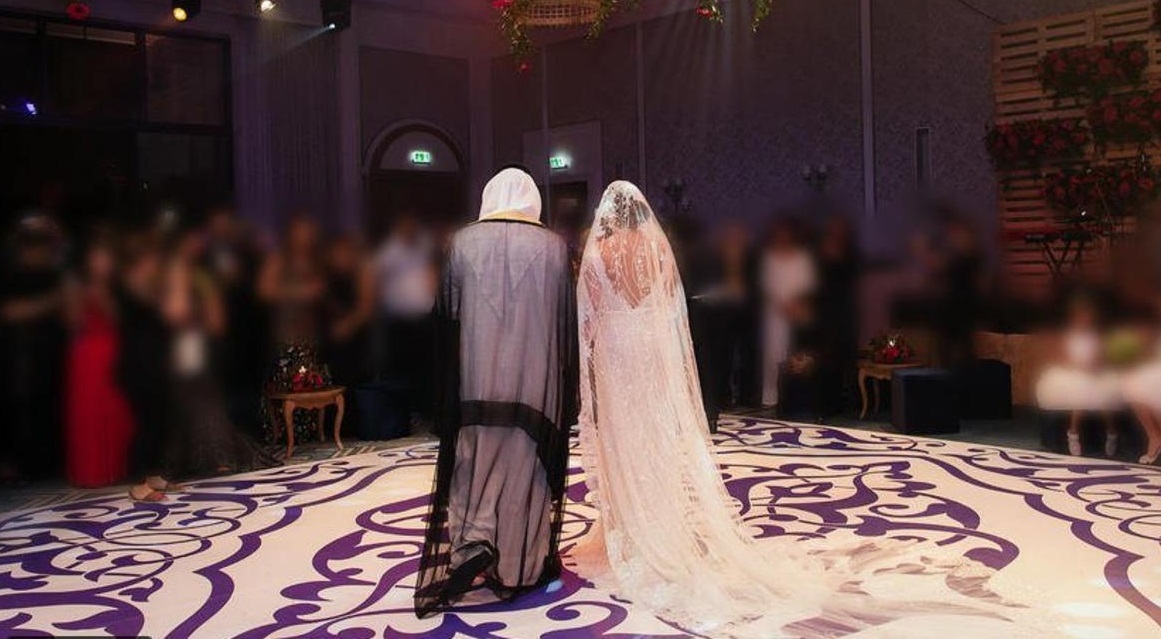 عريس سعودي يكتشف أن عروسته تم تبديلها  بعد ليلة الدخلة و السبب لايخطر على البال.. وهكذا كانت النهاية !