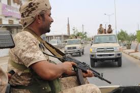 الوية العمالقة تتوعد زعيم الحوثيين وتذكره مافعله اللواء جواس بالصريع حسين الحوثي