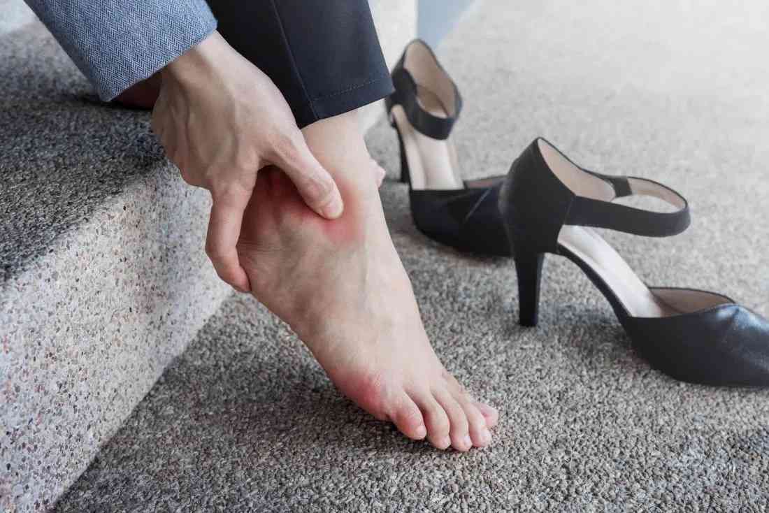 علامات على قدميك تشير إلى ارتفاع نسبة السكر في الدم بشكل خطير  