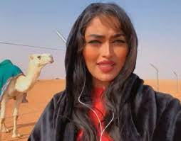 لأول مرة .. إمرأة سعودية تتحدث عن مشاركتها في مهرجان الملك عبدالعزيز للإبل .. وتقدم نصيحة للفتيات بالمملكة بهذا الأمر !