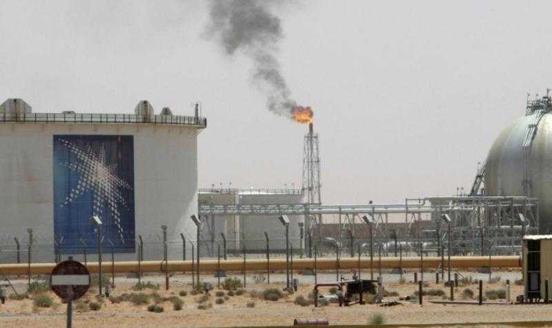 السعودية تخفض اسعار النفط اكثر من النصف 