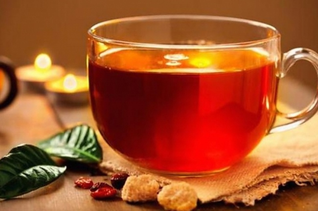 خطأ فادح يرتكبه الكثيرون خلال تحضير الشاي قد يؤثر على صحتك !