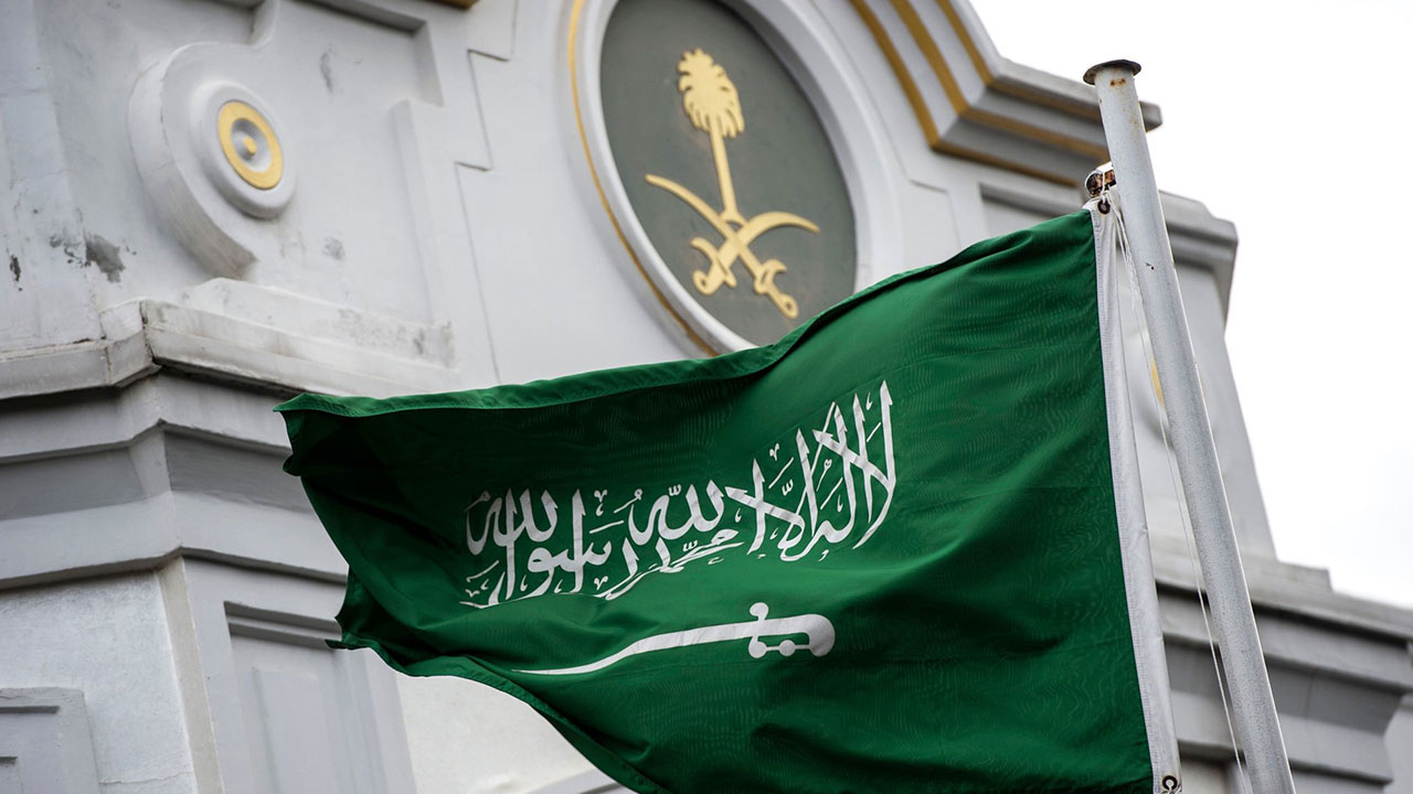 السعودية تكشف الفئات المستثناة من خدمة تجديد الإقامة كل 3 أشهر